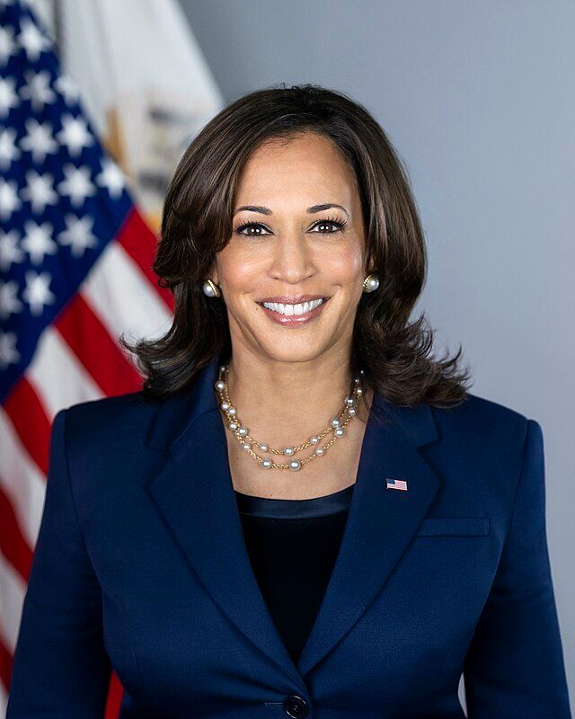 Kamala_Harris_Vice_Presidential_Portrait.jpg